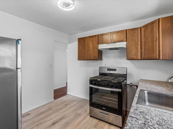 19 Dakota Street, Hicksville NY 11801