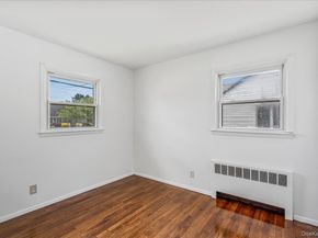 19 Dakota Street, Hicksville NY 11801