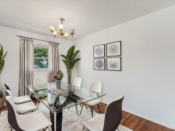 19 Dakota Street, Hicksville NY 11801