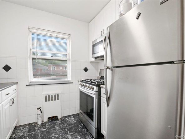 198-28 Pompeii Avenue 1A, Holliswood NY 11423