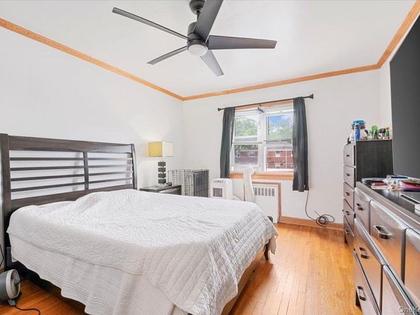 198-28 Pompeii Avenue 1A, Holliswood NY 11423