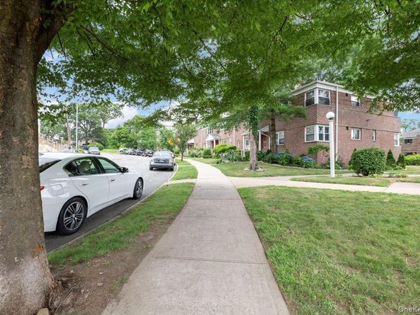 198-28 Pompeii Avenue 1A, Holliswood NY 11423