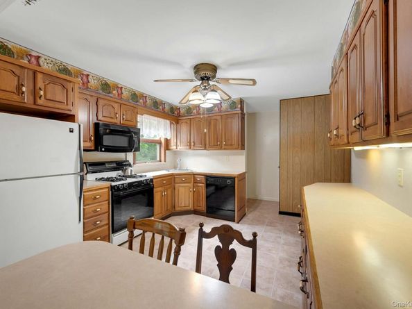 21 Pamela Lane, Valhalla NY 10595