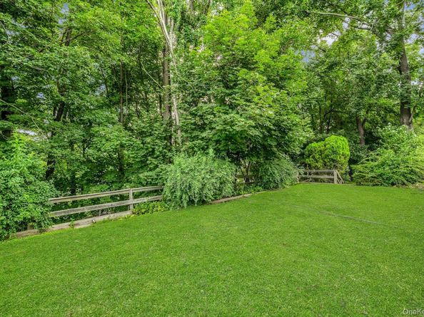 21 Pamela Lane, Valhalla NY 10595