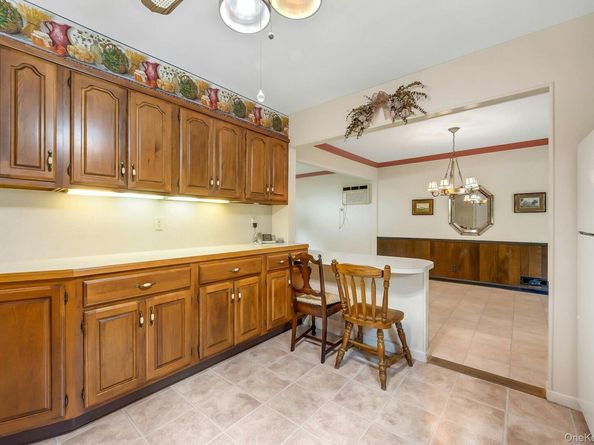 21 Pamela Lane, Valhalla NY 10595