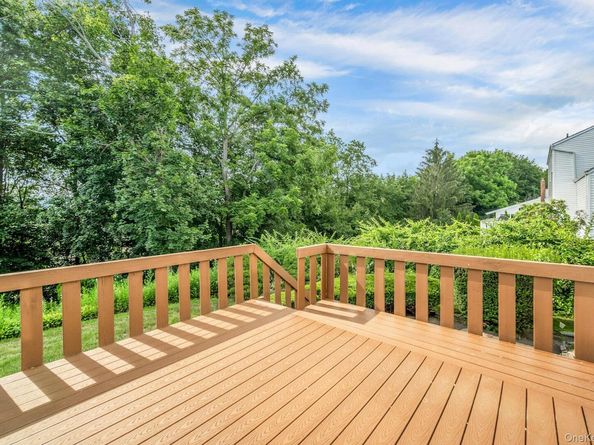 21 Pamela Lane, Valhalla NY 10595