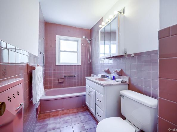 18 Gainsborg Avenue E, West Harrison NY 10604