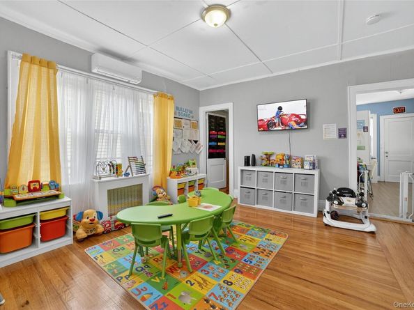 439 S 7th Avenue, Mount Vernon NY 10550