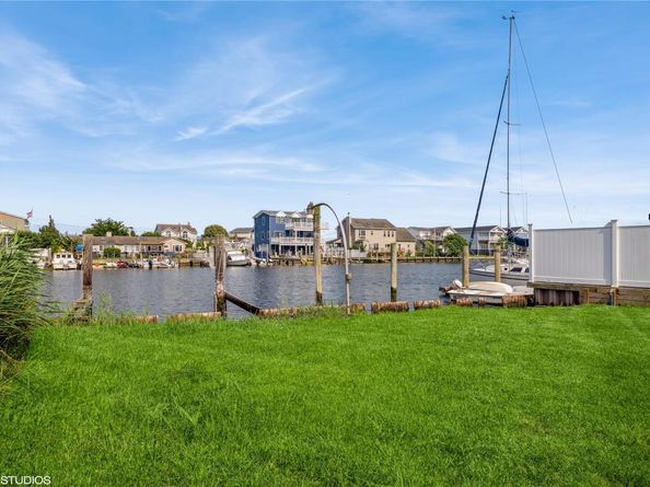 750 Shore Walk, Lindenhurst NY 11757