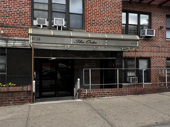 87-20 175th Street 6J, Jamaica NY 11432