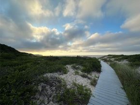 15 Shinnecock Place, Hampton Bays NY 11946