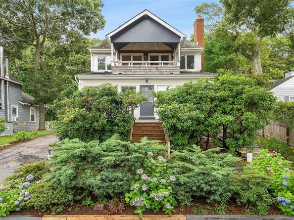 15 Shinnecock Place, Hampton Bays NY 11946