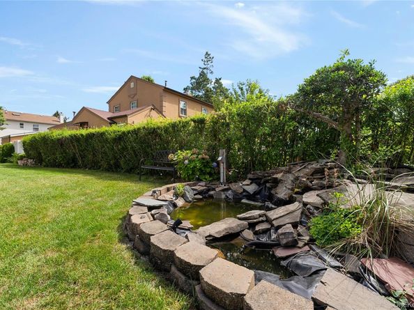 7 Mayfair Road, Baldwin NY 11510