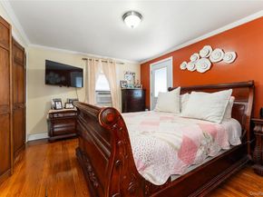 7 Mayfair Road, Baldwin NY 11510