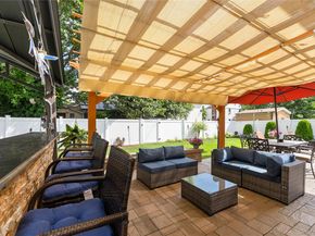 7 Mayfair Road, Baldwin NY 11510