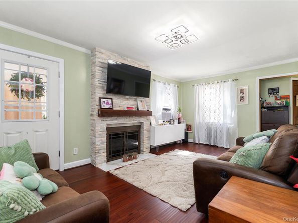 7 Mayfair Road, Baldwin NY 11510