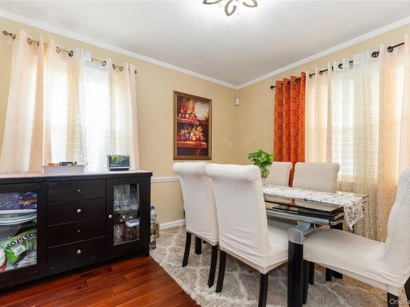 7 Mayfair Road, Baldwin NY 11510