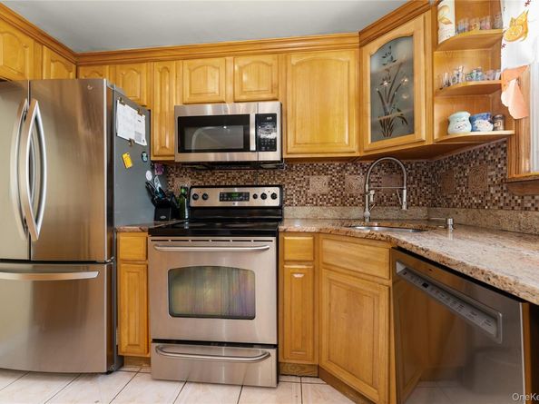 7 Mayfair Road, Baldwin NY 11510