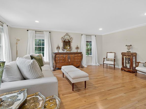 2 Gail Terrace, Glen Cove NY 11542