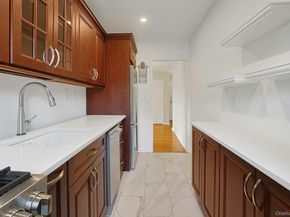 19 Old Mamaroneck Road 6M, White Plains NY 10605