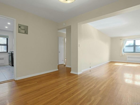 19 Old Mamaroneck Road 6M, White Plains NY 10605