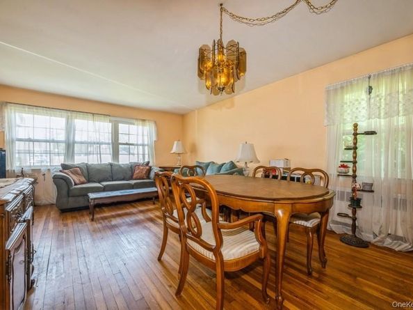 236 N Richmond Avenue, Massapequa NY 11758