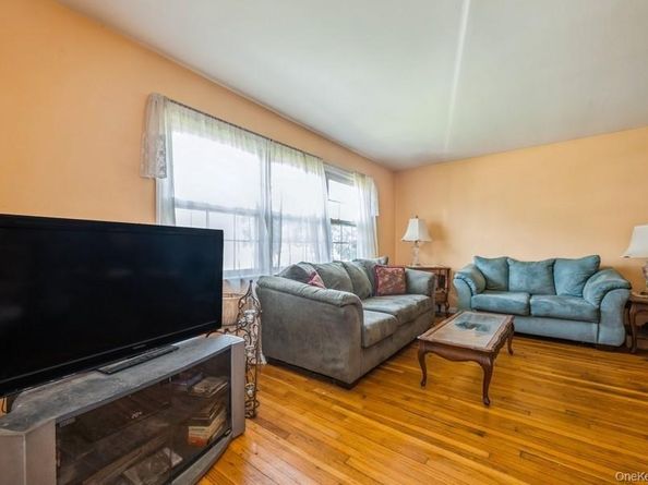 236 N Richmond Avenue, Massapequa NY 11758