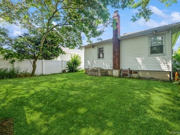 236 N Richmond Avenue, Massapequa NY 11758