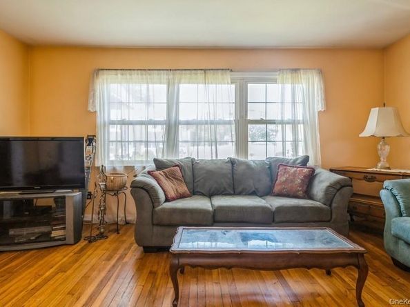 236 N Richmond Avenue, Massapequa NY 11758