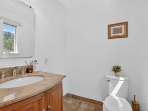 300 Chestnut Court, Yorktown Heights NY 10598