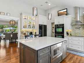 27 Treeview Drive, Melville NY 11747