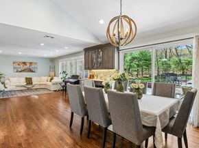 27 Treeview Drive, Melville NY 11747