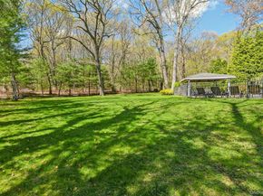 27 Treeview Drive, Melville NY 11747
