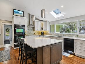 27 Treeview Drive, Melville NY 11747