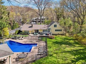 27 Treeview Drive, Melville NY 11747