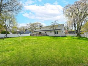 51 Fairfields Lane, Huntington Station NY 11746