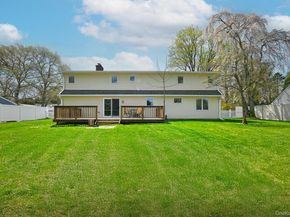 51 Fairfields Lane, Huntington Station NY 11746