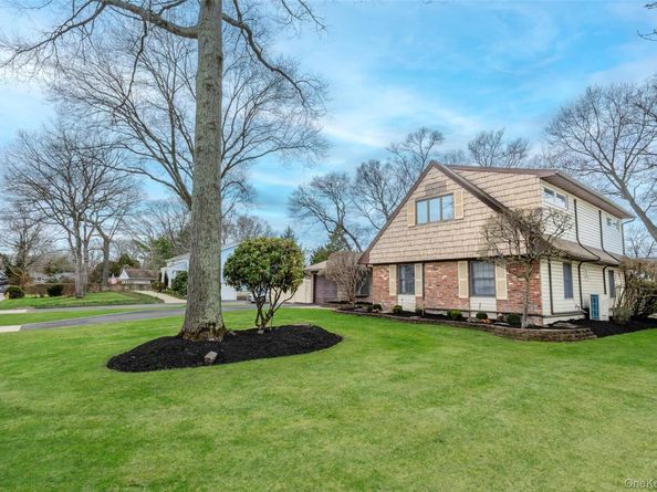 12 Westmoylan Lane, Coram NY 11727