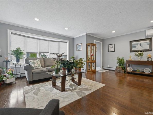 2962 Higgins Street, Oceanside NY 11572