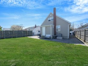 82 E Seacrest Avenue, Lindenhurst NY 11757