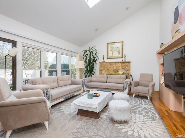 25 Princeton Drive, Syosset NY 11791