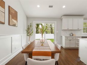 16 Eleanor Road, Plainview NY 11803