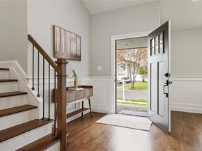 16 Eleanor Road, Plainview NY 11803