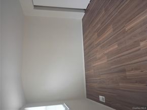 87 Hill Court 87, Calverton NY 11933