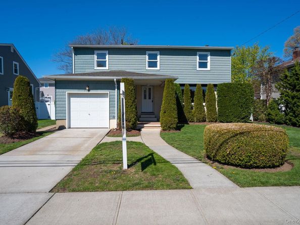 2386 Hampton Avenue, Seaford NY 11783