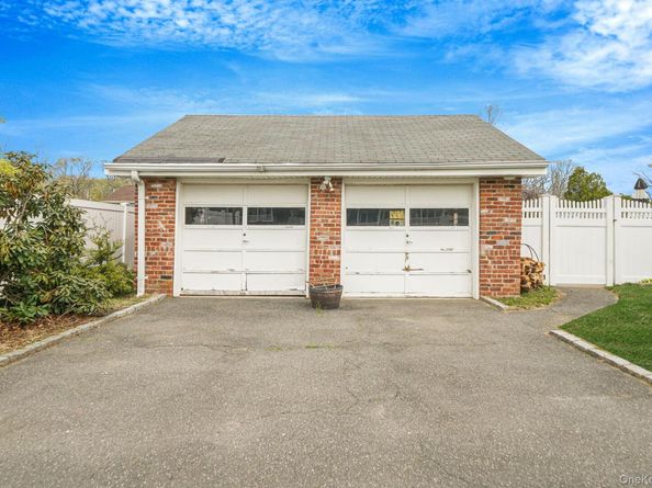 229 4th Street, Saint James NY 11780