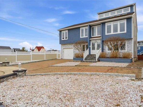 233 Arthur Street, Freeport NY 11520