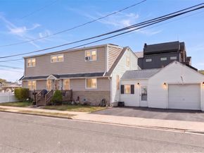 228 W Riviera Drive, Lindenhurst NY 11757