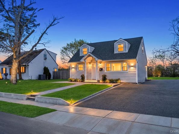 69 Parkway Boulevard, Wyandanch NY 11798