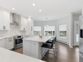 159 Rivendell Court, Melville NY 11747